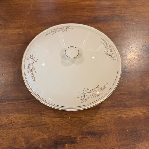 Prairie Gold by Lifetime Covered Round Vegetable Server Wheat Pattern Cream Gold - Picture 1 of 6